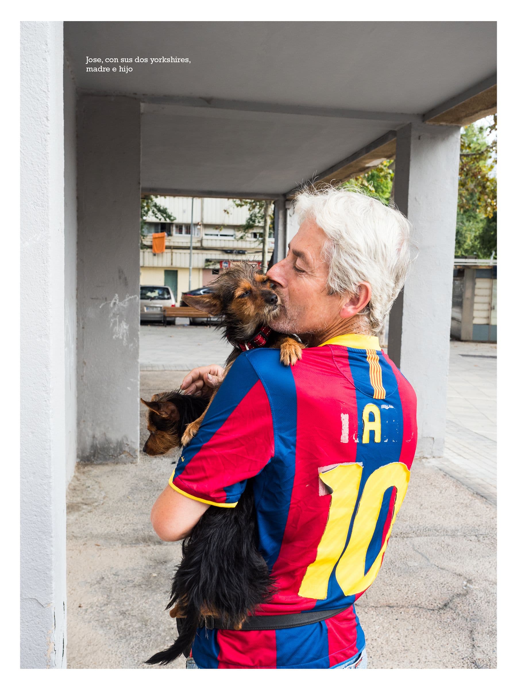 Eva Blanch Photobook Amor Perros 02